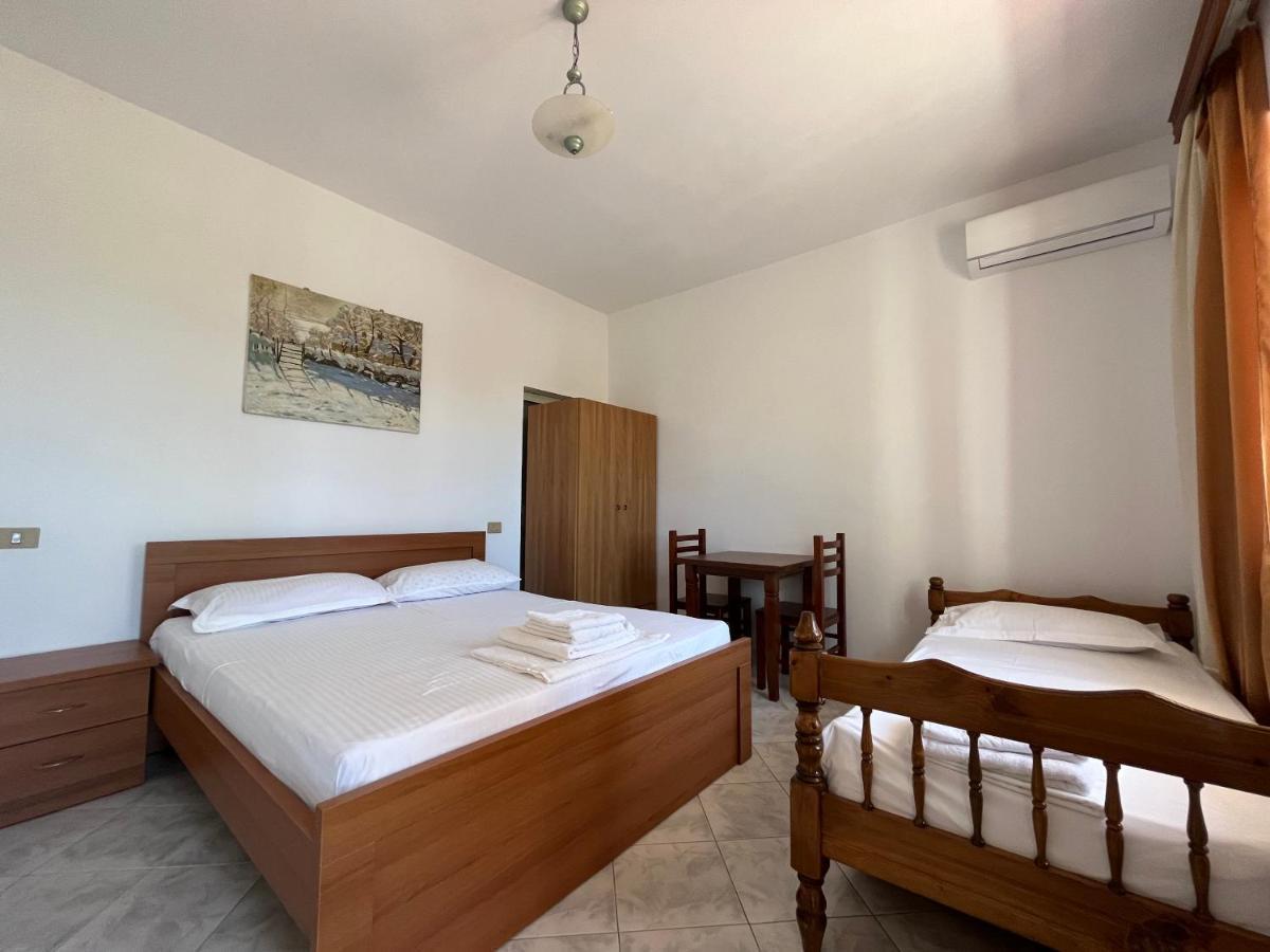 Rei'S Place Vlore Exterior photo