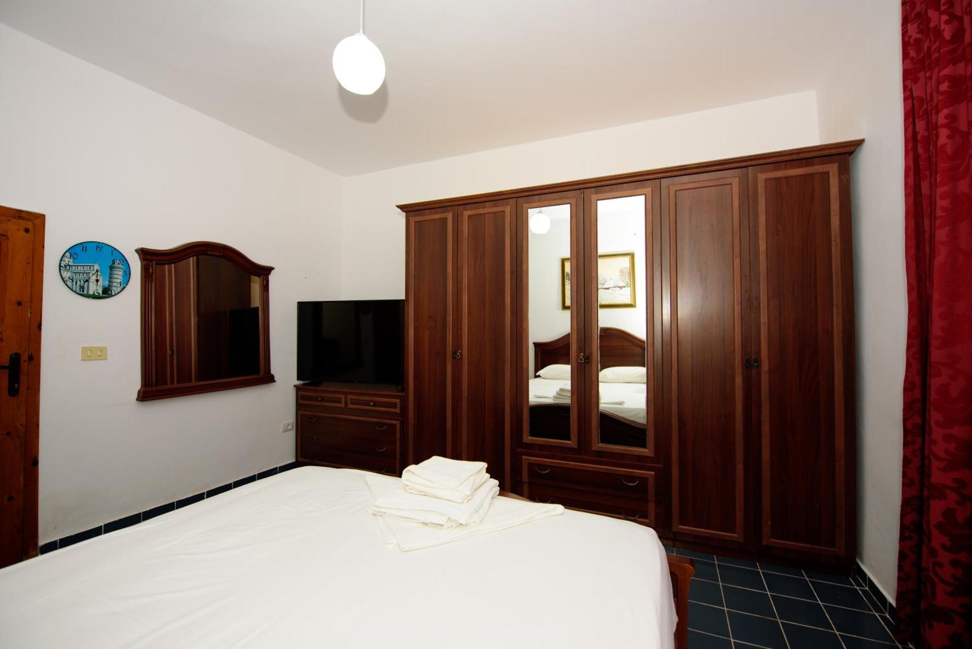 Rei'S Place Vlore Exterior photo