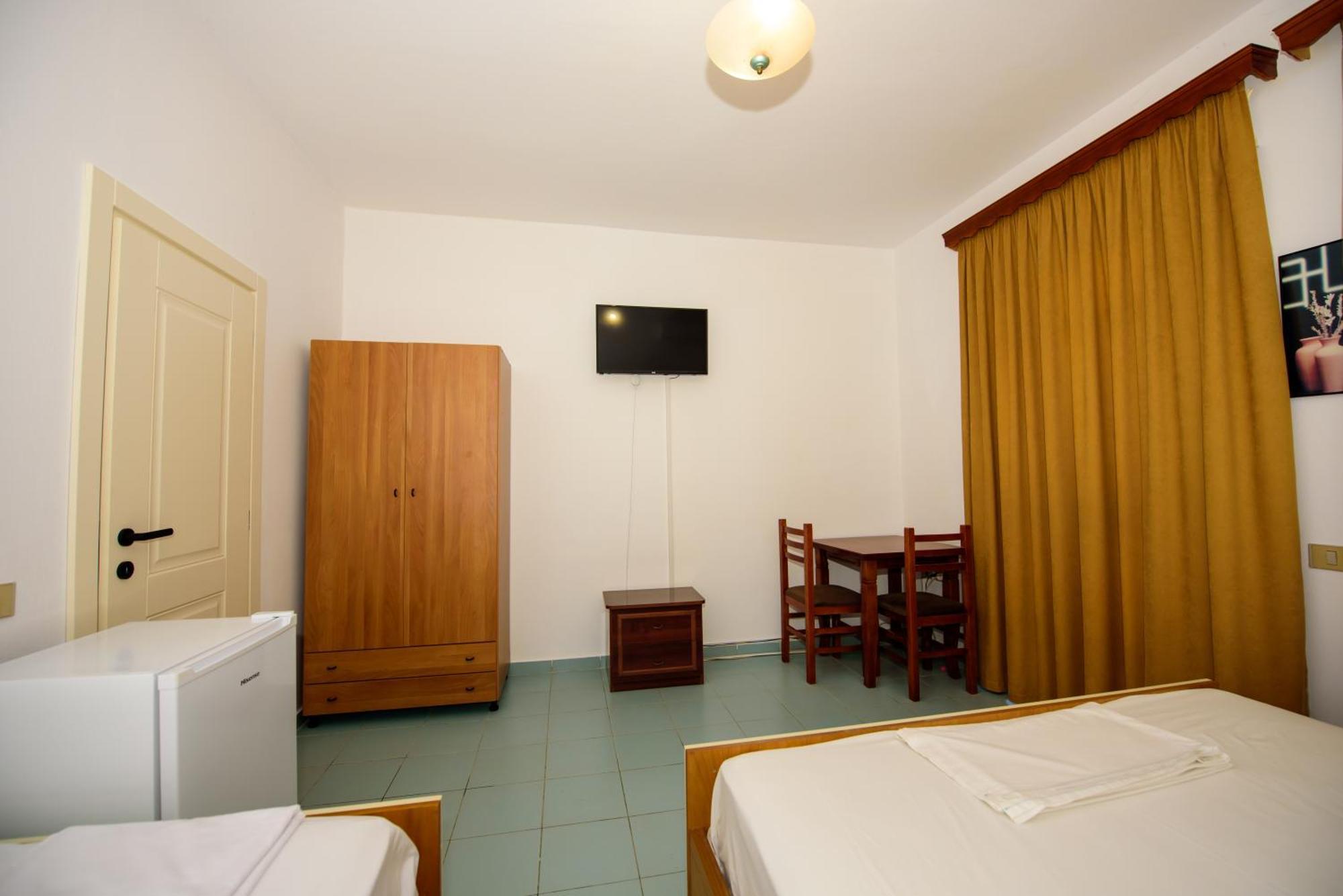 Rei'S Place Vlore Exterior photo